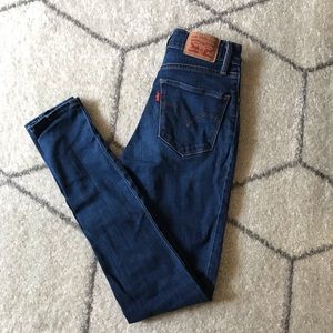 Levi’s 721 high rise skinny jeans, 24